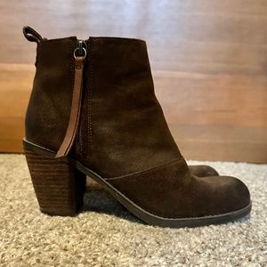 Women's Dolce Vita Chocolate brown suede booties